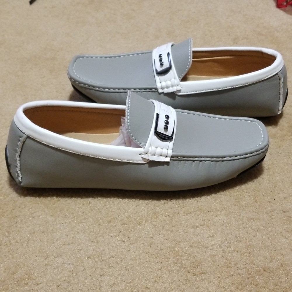 Never Worn Men's Sz 11.5 Gray Loafers